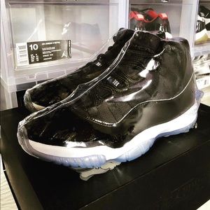 Jordan 11 Space Jams (2016)